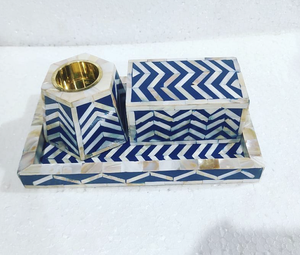 Brûleur d'encens Mubkhar religieux contemporain en résine avec finition nacre, écologique, conçu pour une présentation haut de gamme de Bakhoor - Product Image 1