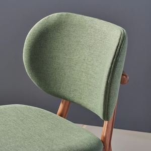 Chaise de salle à manger en bois de teck massif de couleur naturelle et verte derrière la chaise pour l'intérieur et l'extérieur - Product Image 5