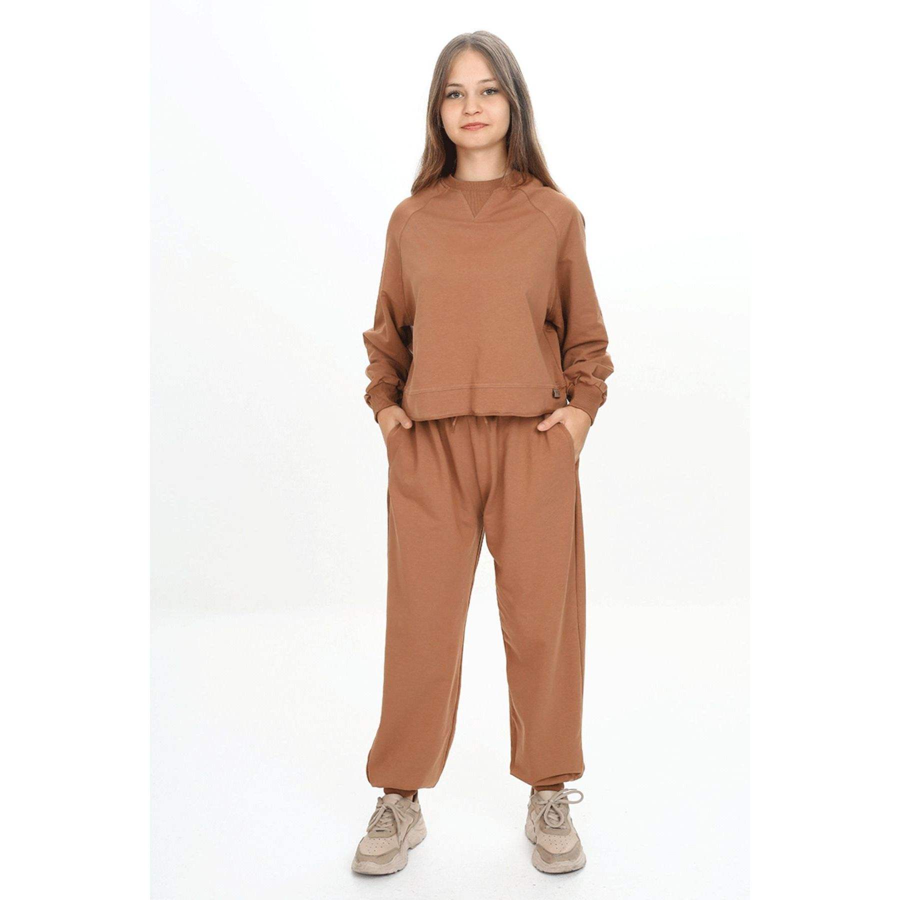 สีน้ำตาลเข้ม