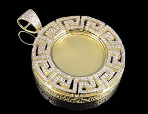 Pendentif photo personnalisé avec moissanite, cadeau de bijoux en argent sterling pour les êtres chers - Product Image 1