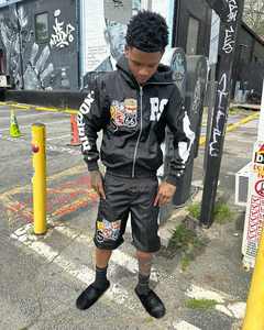 Ensemble de vêtements de sport brodés à fermeture éclair personnalisés Sweat à capuche et short en nylon neutre avec patchwork brodé pour hommes Survêtement unisexe - Product Image 1