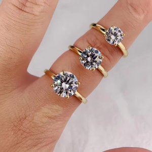 Superbe Bague de Fiançailles en Moissanite Taillée Style Vintage, Pierre Précieuse de Qualité Supérieure, Bague de Promesse et de Mariage Plaqué Or 18K à Griffes - Product Image 1