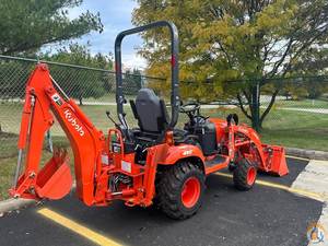 Tractor cortacésped BX25D 4WD para uso agrícola con cargador frontal y retroexcavadora - Product Image 6