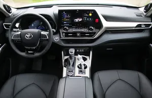 2025 Highlander Usado, Sedán AWD, Motor Turbo 4L, Asientos de Cuero, Neumáticos R18, Opciones Traseras Oscuras - Product Image 3