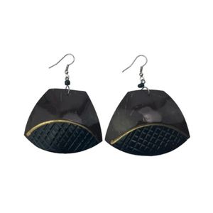 ต่างหูกะลามะพร้าวธรรมชาติทันสมัยสำหรับผู้หญิงต่างหูแฟชั่นดีไซน์หรูหราทำมือจากผู้ค้าส่งในเวียดนาม - Product Image 6