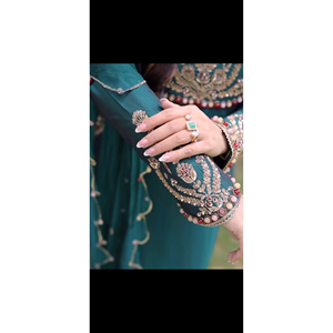 Vestido Elegante Verde Estilo A, Hecho a Mano, con Diseño Moderno de Vestido de Gala, Cintura Imperio, Tallas XS-XL, para Fiestas y Eventos Formales - Product Image 3