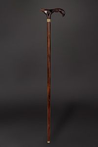 Bâton de marche en bois de camping avec cadeau de sculpture personnalisé ou aide à la mobilité pour hommes et femmes Bâton de marche en bois fabriqué à la main - Product Image 5