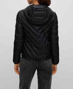 Chaqueta acolchada personalizada para hombre con aislamiento transpirable, diseño elegante, interior cálido, perfecto para trajes modernos de invierno. - Product Image 5