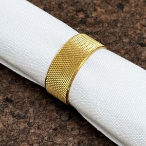Anneau de serviette en laiton doré avec forme de fruit décorative pour les repas classiques à la maison et les événements formels exquis - Product Image 2