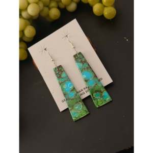 Pendientes Colgantes de Plata de Ley y Turquesa Verde Mohave Navajo, Diseño Geométrico en Losa, Hechos a Mano - Product Image 3