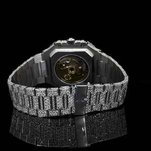 Montre en diamant Moissanite blanche glacée de luxe de qualité supérieure pour hommes montre Bling entièrement inondée disponible au meilleur prix - Product Image 4