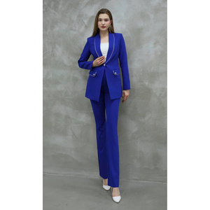 Giacca classica da donna tailleur pantalone bianco con dettaglio argento elegante ed elegante - Product Image 6