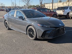 Toyota Camry SE 2025 d'occasion, propre, essence/électrique, traction avant - Product Image 2