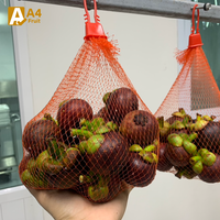 Zoete, sappige, biologische Thaise mangosteen, vers fruit, koningin van de vruchten, met tropische smaak, in bulk verpakt