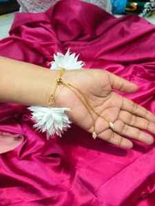 Gajra <b>Bracelets</b> Gajra Jewelry Flower <b>Bracelet</b> Wrist Corsage Hand Gajra <b>Bracelet</b> |Indian Wedding Pakistani Punjabi Wedding Gift - Product Image 3