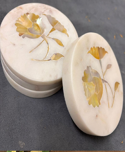 Dessous de verre mignon panda face avec des caractéristiques en noir et blanc et un nez de coeur rouge, disponible au prix de gros - Product Image 4