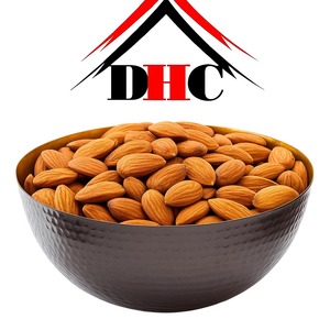 Conçu pour les occasions bol de service en métal fini or transforme les friandises simples en une indulgence somptueuse - Product Image 2