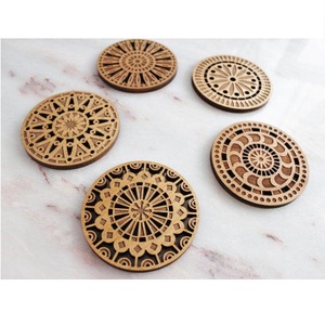 Posavasos decorativos de madera de diseño creativo con estampado de nogal de forma cuadrada para té de noche en casa - Product Image 3