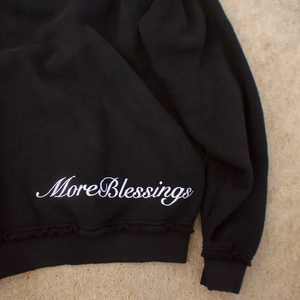 เสื้อฮู้ดดี้ผู้ชายแบบคลาสสิก ผ้าฟลีซ (ผสมผ้าฝ้ายและโพลีเอสเตอร์) คุณภาพสูง 100% น้ำหนัก 280 ถึง 300 กรัม สามารถปรับแต่งได้ตามความต้องการของลูกค้า (OEM) - Product Image 4