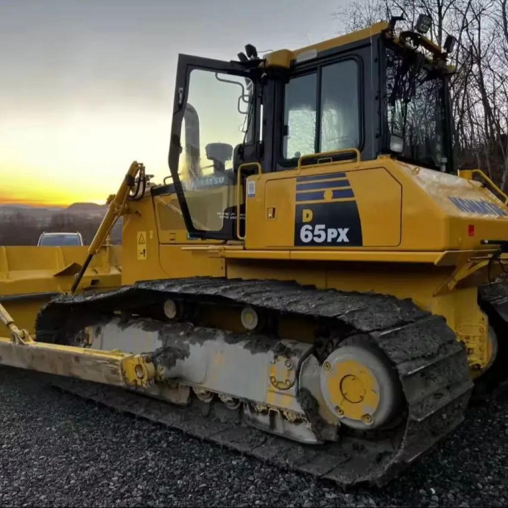 Mesin Bangunan & Konstruksi bekas Komatsu D65PX-16 bulldoser