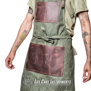 Delantal de peluquero de cuero sintético de PVC de calidad superior con logotipo personalizado hecho en Pakistán para uso en salón y barbería - Product Image 5