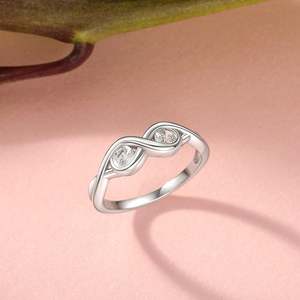 Anillo de Promesa Jeulia Personalizado con Dos Diamantes Cultivados en Laboratorio, Chapado en Oro Rosa sobre Plata de Ley - Product Image 5