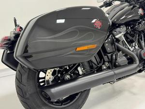 Low Rider ST 117cui 2023 - Édition Peinture Personnalisée - Product Image 2