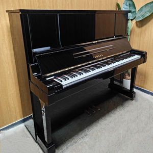 Piano droit Yamaha UX3, fabrication japonaise, piano noir, structure stable, excellente qualité sonore, d'occasion, U1 U2 U3 - Product Image 1