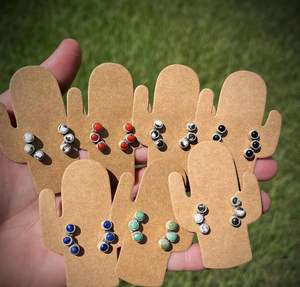 Boucles d'oreilles faites à la main en argent sterling avec trois pierres, bijoux artisanaux élégants, vêtements de tous les jours de style minimaliste pour femmes - Product Image 3