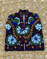 Meilleure vente Veste d'hiver en velours brodée Suzani à la main Veste courte Suzani pour femme Veste brodée courte Suzani taille libre
