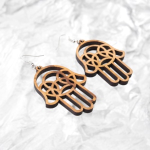 Pendientes de madera de olivo hechos a mano respetuosos con el medio ambiente hermosos pendientes de gota cortados con láser joyería de moda en forma de mano - Product Image 4