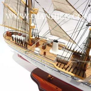 El fabricante de Gia Nhien aprueba el diseño personalizado MOQ bajo GORCH II MODELO PINTADO BARCO ALTO con ALTA CALIDAD - Product Image 1