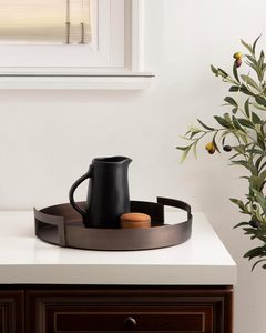 Bandeja redonda de metal de transición Bandeja de servicio decorativa circular Glam moderna de bronce con asas - Product Image 1