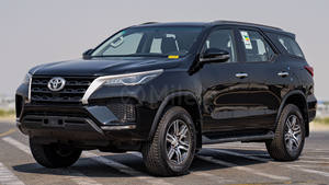 Toyota Fortuner 2.7P AT 4x4 MY2024 d'occasion, conduite à gauche – NOIR - Product Image 2