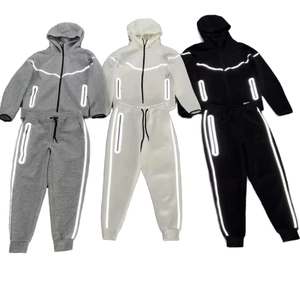 Conjunto de sudadera y sudadera de terciopelo transpirable para hombre, chándal de calle de gran tamaño con logotipo personalizado para hombre - Product Image 1