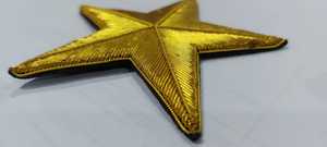 Insignes de wok brodés à la main Emblèmes en polyester avec étiquettes de vêtement en fil métallique utilisant des techniques tissées - Product Image 5