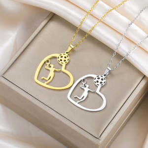 จี้รูปหัวใจสไตล์สปอร์ตทันสมัยสำหรับผู้หญิง เงินแท้ 925 ชุบทอง 14K ประดับเพชรโมอิสซาไนต์ ดีไซน์วินเทจแบบโปร่ง - Product Image 3