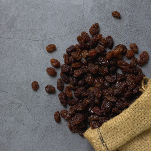 Raisins secs dorés indiens de qualité AAA séchés au soleil nettoyés naturellement doux qualité d'exportation pour une collation mondiale - Product Image 4