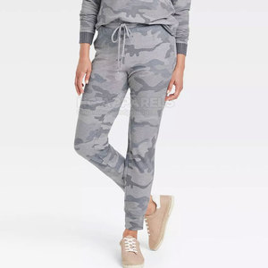 Ensemble de survêtement pour femme en tissu polaire respirant et à séchage rapide, avec logo personnalisé, design hiver, 2 pièces, long - Product Image 4