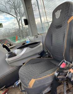 Chargeuse sur pneus Case 1021G de 2019 - Chargeuse puissante pour les travaux de terrassement et la manutention de matériaux - Product Image 5