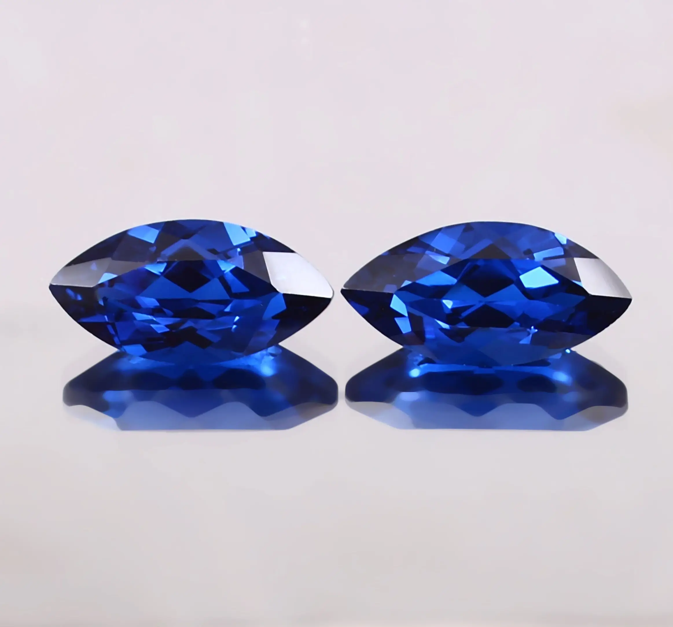 Ausgezeichnetes Labor blaues Saphir lockerer Marquis-Edelstein lockerer blauer Saphir-Schnitt hochwertig kalibriert verfügbar 6 × 3 mm bis 15 × 30 mm