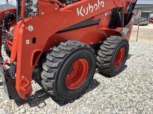 2025 Kubota SSV75 Skid Steer Loader-Chargeur compact puissant 74HP pour la construction et l'agriculture - Product Image 2