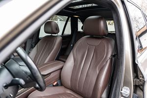 BMW X5 xDrive35i del 2017 <span class=keywords><strong>Usata</strong></span> in Ottime Condizioni, Motore Turbo a 6 Cilindri, Colore Atlas Cedar Metallic, Interni Mocha, Pacchetto Clima Freddo - Product Image 5