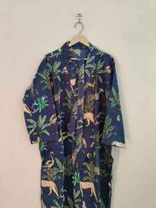 Kimono Largo de Verano para Mujer, Azul Marino, Estampado Floral, Manga Corta, Cuello en V, 100% Algodón, Marca Clásica de Arte y Artesanía - Product Image 2