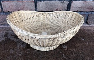 Bol à fruits en rotin de style vintage avec charme décoratif parfait pour la table à manger à la maison et les accessoires de cuisine - Product Image 2