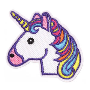 Écussons de vêtements brodés avec logo personnalisé licorne Écussons repassables auto-adhésifs de qualité supérieure pour vêtements - Product Image 1