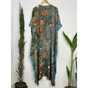 Caftán Boho Vintage de Seda Reciclada, Color Medianoche, Vestido Largo Fluido con Lazos, Traje de Baño para Mujer - Product Image 3