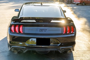 2022 F O R D Mustang gt. รถคูเป้ที่มีไมล์ต่ำ, กล่องเกียร์อัตโนมัติรถพวงมาลัยอ่อนสภาพก๊าซ/ไฟฟ้า - Product Image 3