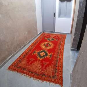 Auténticas Alfombras Marroquíes Hechas a Mano de Lana, Diseños Berber Tradicionales, Estilos Vintage Modernos para Decoración del Hogar - Product Image 1