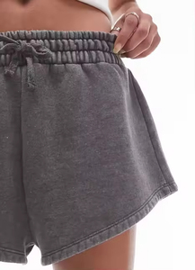 Shorts décontractés d'été pour femmes, shorts de plage lavés, design à taille élastique, coupe ample, légers, OEM Shorts pour femmes - Product Image 2